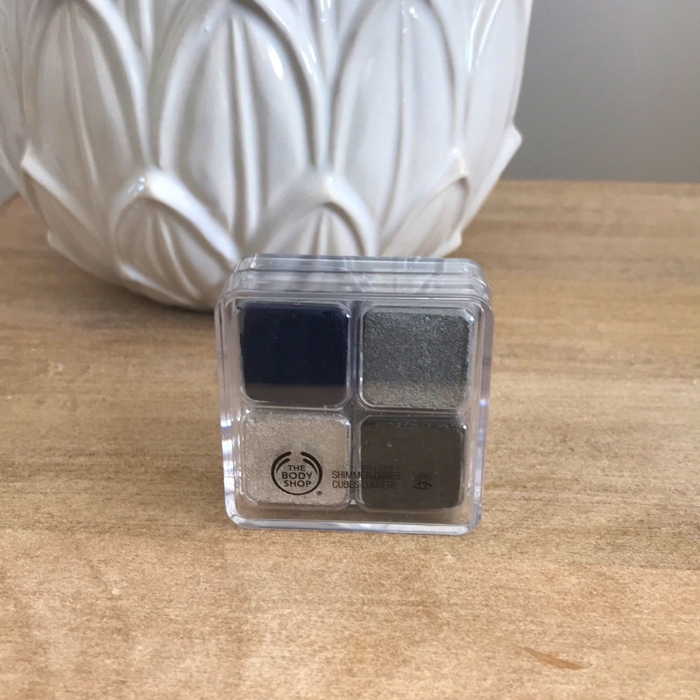 3/$30 The Body Shop Shimmer Cubes eyeshadow quad / blues & grays sealed